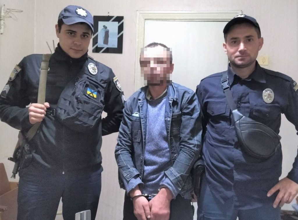 Искали в Киеве, а нашли на Николаевщине: мужчина невольно «сдал» себя полиции (ФОТО) 4