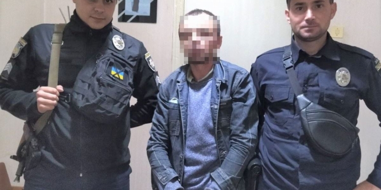 Искали в Киеве, а нашли на Николаевщине: мужчина невольно «сдал» себя полиции (ФОТО)