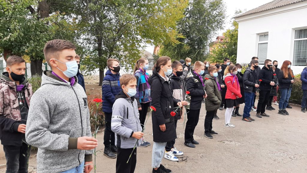 В Николаеве открыли мемориальные доски погибшим на Донбассе двум морпехам (ФОТО) 2