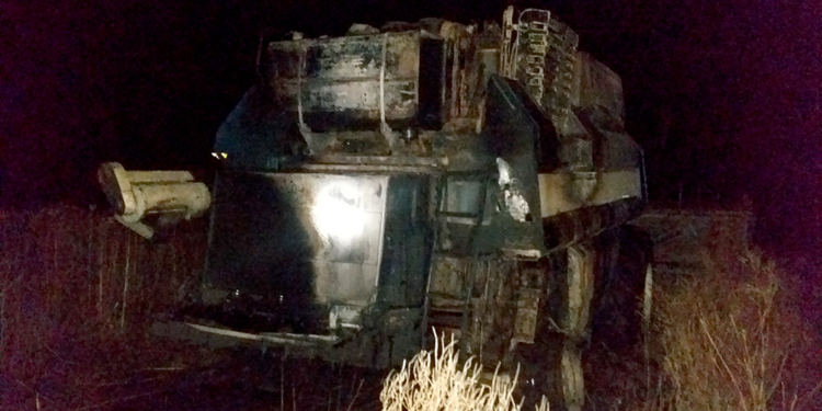 На Николаевщине в поле сгорел комбайн