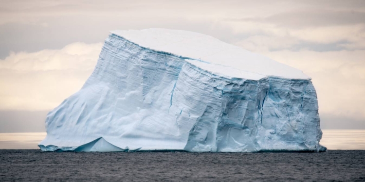 В Швеции спасли ледник от таяния с помощью ткани