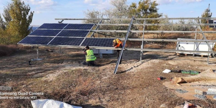 У очаковских «морских котиков» не будет перебоев с электроэнергией – остров Майский начали оснащать солнечными батареями (ФОТО)