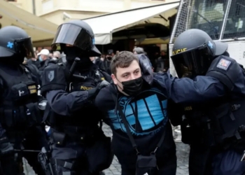 В Чехии задержали «Луганскую бригаду» – украинцы вымогали деньги у украинцев (ВИДЕО)