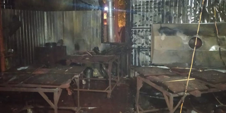 В Николаеве горело производственное помещение для сушки и шлифовки изделий из бетона