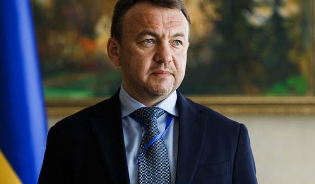 Закарпатский облсовет досрочно снял председателя – «слугу народа» Петрова