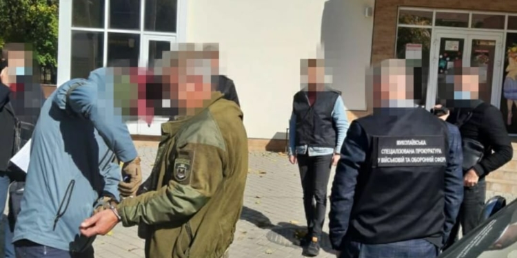 Талоны на 700 л топлива за отсрочку от призыва: на взятке задержан начальник отдела Баштанского военкомата (ФОТО)