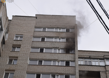 В Николаеве на пожаре многоэтажки пострадали двое детей, на пожарах еще двух жилых домов в городе и области никто не пострадал (ФОТО, ВИДЕО)