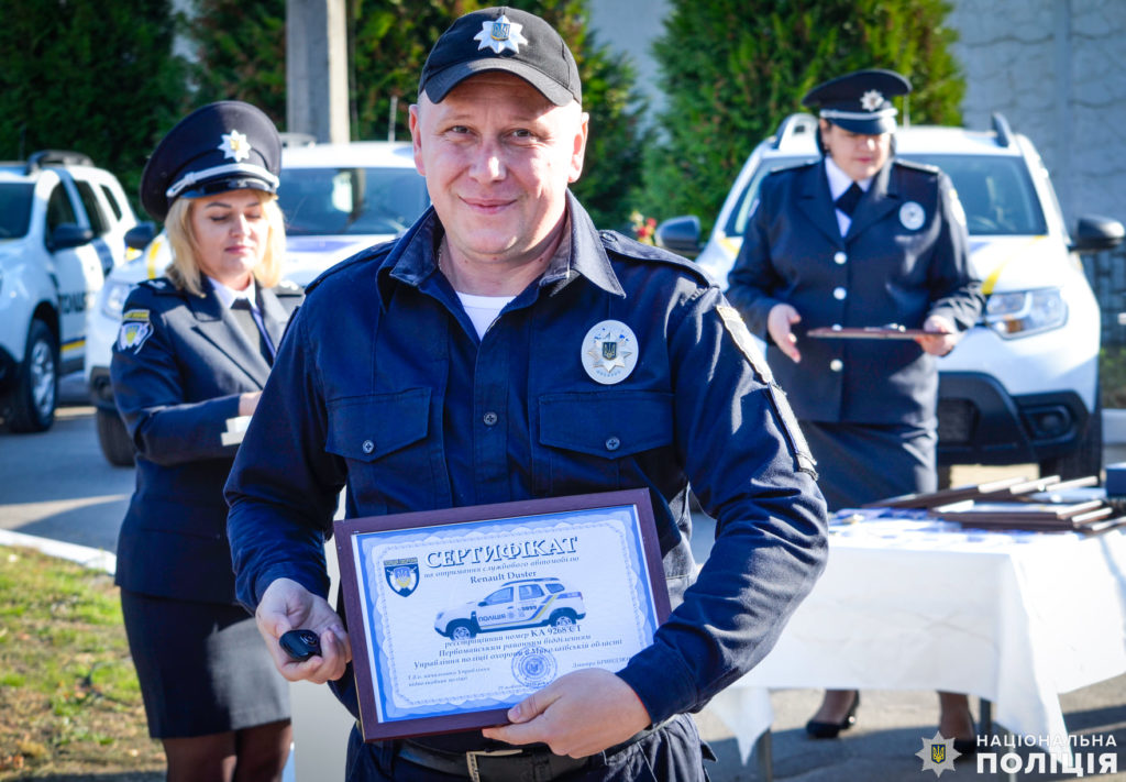 Полиция охраны Николаевской области получила шесть новых Renault Duster (ФОТО) 19