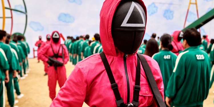 В США детям на Хэллоуин запрещают костюмы из “Игры в кальмара”