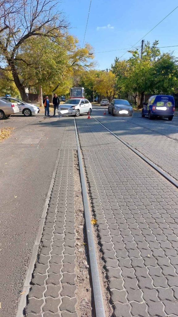 В Николаеве из-за ДТП приостановление движение трамвая №3 (ФОТО) 3