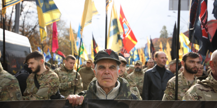 В Киеве прошел Марш защитников и защитниц (ВИДЕО)