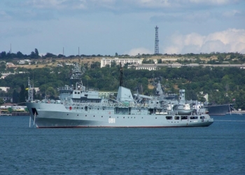 В Черном море терпит бедствие украинский военный корабль. Его ремонтировали в Николаеве