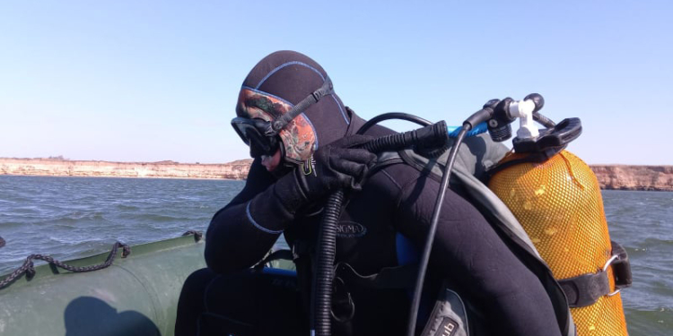 У берегов Березани николаевские водолазы-пиротехники нашли 29 артснарядов (ФОТО)