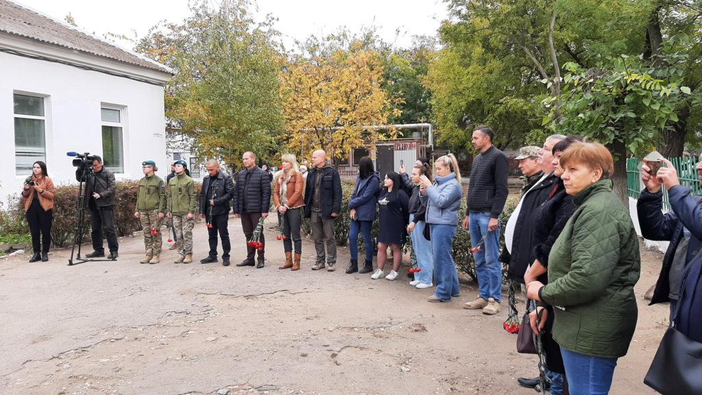 В Николаеве открыли мемориальные доски погибшим на Донбассе двум морпехам (ФОТО) 6