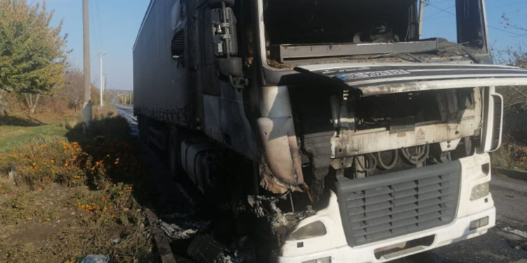 В Казанке прямо на ходу загорелась фура (ФОТО)