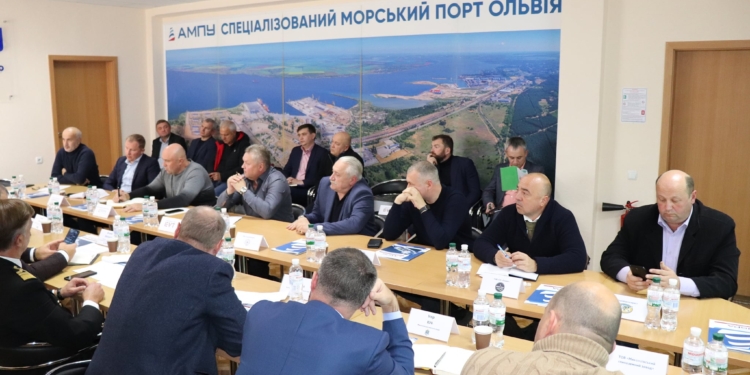 Развитие портовых мощностей в Корабельном районе Николаева зависит от железнодорожной инфраструктуры: “круглый стол” в порту Ольвия (ФОТО)