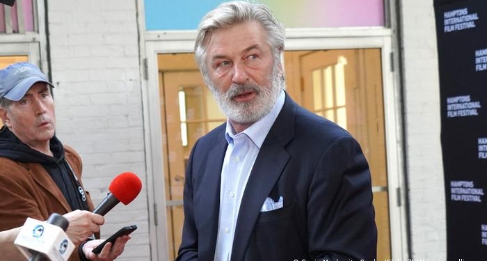 “Она была моим другом”. Болдуин впервые прокомментировал убийство на съемочной площадке и высказался о применении настоящего оружия в кино