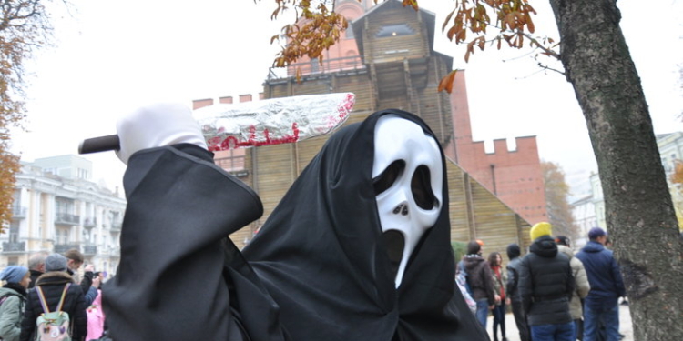 Хэллоуин. В Киеве прошел зомби-парад (ФОТО, ВИДЕО)