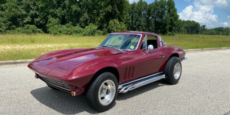 Сокровище. Chevrolet Corvette 1965 года 30 лет простоял в гараже (ФОТО)