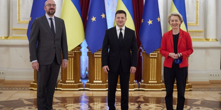 Украина вообще не должна импортировать газ, – считает президент ЕК. На энергоэффективность нужно 300 млрд.грн., – говорит Зеленский