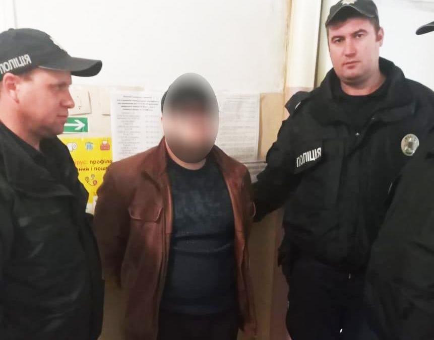 Было у адвоката 3 сына, у всех проболемы с законом. Сегодня на Николаевщине суд арестовал одного из них (ФОТО) 6