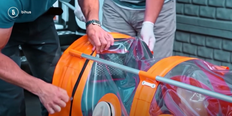 Что купили по неконкурентной “ковидной процедуре” на 35 млрд? Корм для собак, боксерский шлем, а “Зоря-Машпроект” – порошок для напыления (ВИДЕО)