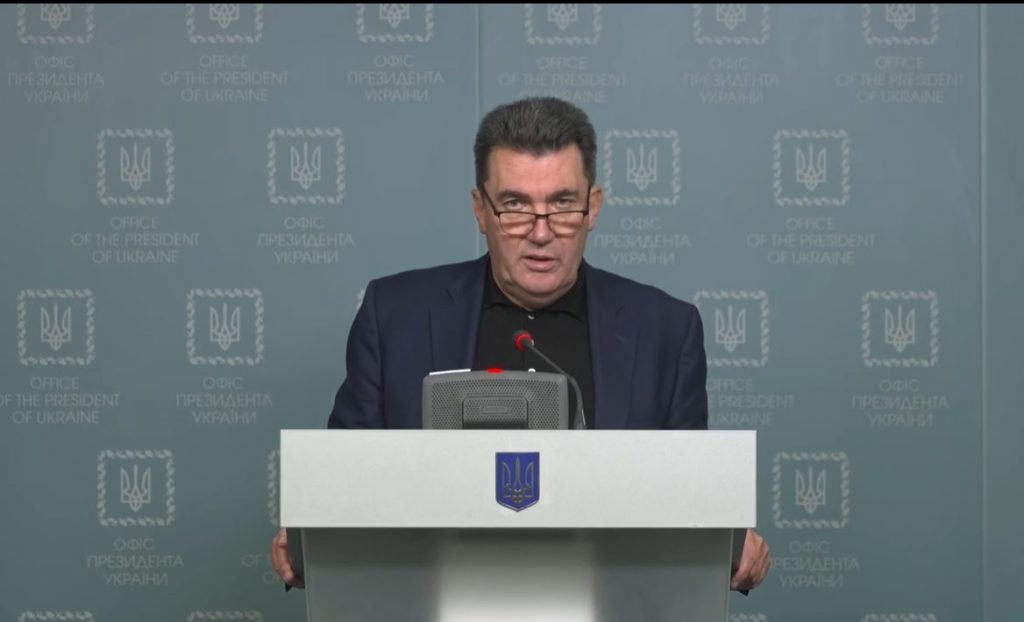 Вузы и школы отправляют на каникулы - с понедельника (ВИДЕО) 1