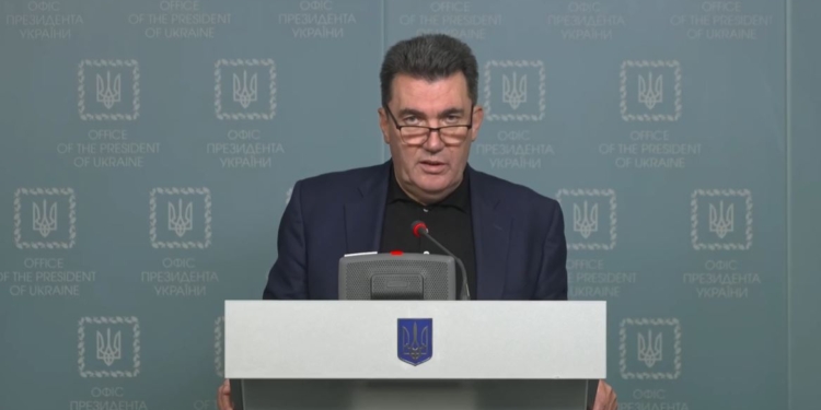 Вузы и школы отправляют на каникулы – с понедельника (ВИДЕО)