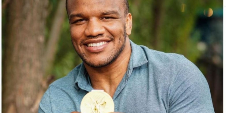 Беленюк продает медаль, единственное “золото” Украины на Олимпиаде в Токио (ФОТО)