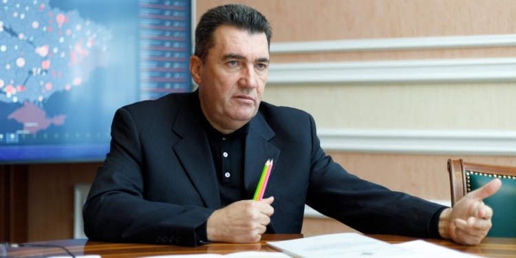 Что у Данилова на языке, то у Зеленского на уме? Секретарь СНБО высказался за жесткую президентскую республику