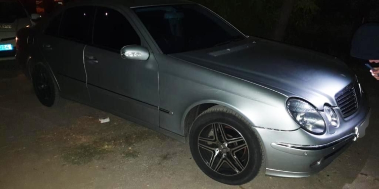 Ночью на Намыве Mercedes сбил женщину и пытался скрыться (ФОТО)