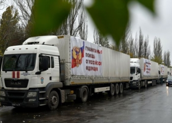 РФ пригрозила эскалацией и отправила “гумконвой” на Донбасс