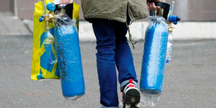 Ночь простоять и день продержаться: в Николаеве продолжаются перебои с кислородом в ковидных больницах