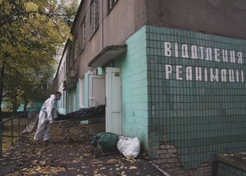 “Всем мордой в пол, работает ЖКХ”, –  депутат – “колясочник” Юрий Степанец  раскритиковал новые тротуары Николаева