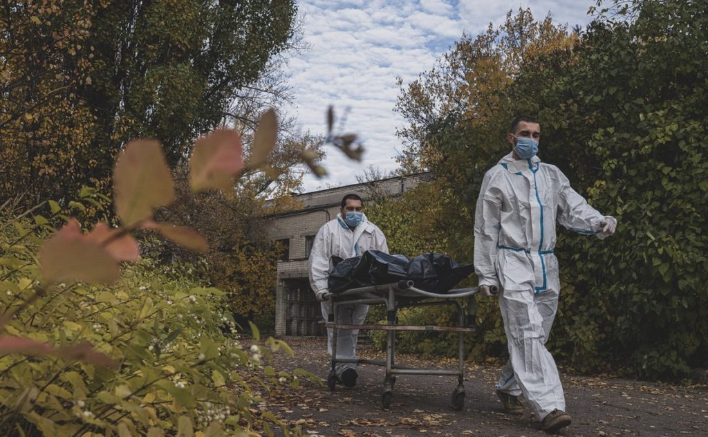 За сутки 614 умерших от COVID, - Украина на третьем месте в мире по суточной смертности от коронавируса 5