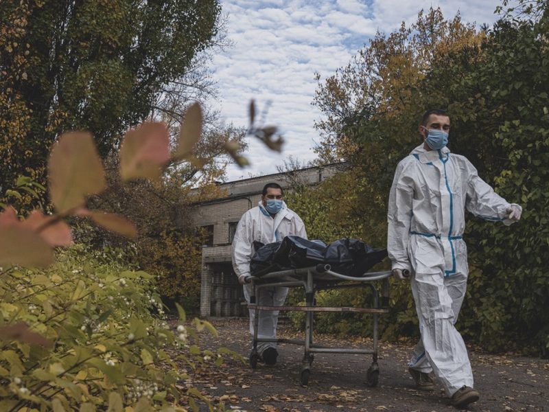 В Украине за сутки  27 377 заболевших COVID-19, умерло 699 человек