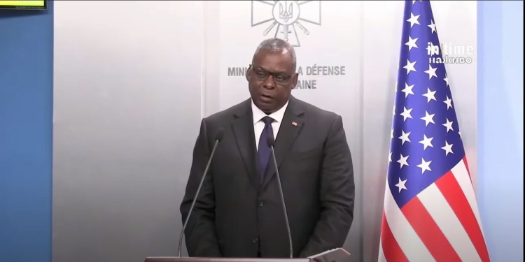 “Наша поддержка украинского суверенитета непоколебима”, – глава Пентагона в Киеве (ВИДЕО)