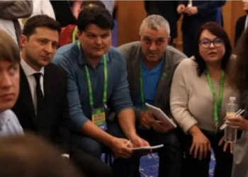 Отставка Разумкова. Зеленский напомнил нардепам, кому они всем обязаны, а несогласным во фракции не место