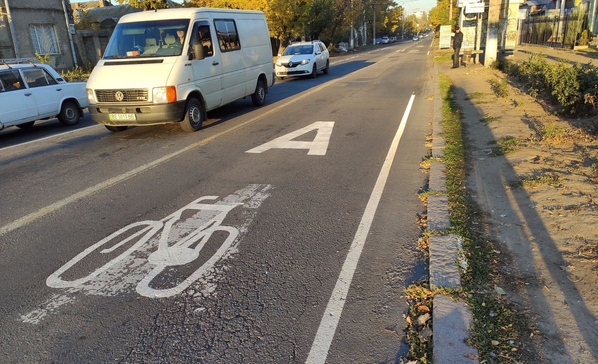 Велодорожка на Большой Морской в Николаеве готова. Жаль, первая пиктограмма – комом