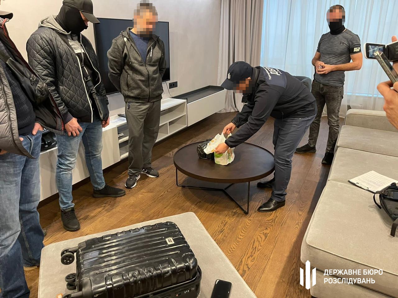 ГБР задержало руководителя адвокатского объединения  – требовал $400 тыс. за решение вопросов в Миньюсте, полиции и судах (ФОТО, ВИДЕО)