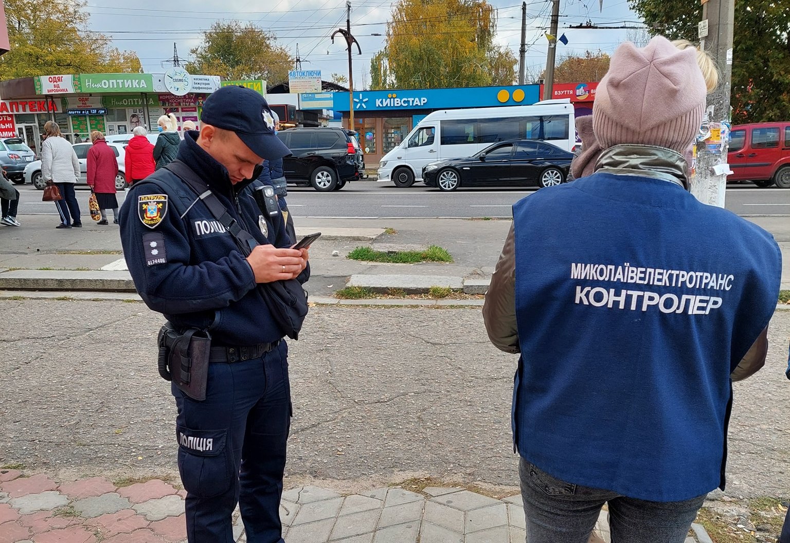 В Николаеве напали на контролеров «Николаевэлектротранс» – один госпитализирован (ФОТО)