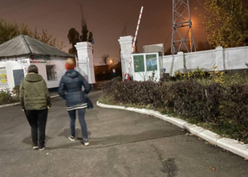 Главврач райбольницы рассказал подробности о пациентке, которую ночью со скандалом привезли в “инфекционку”