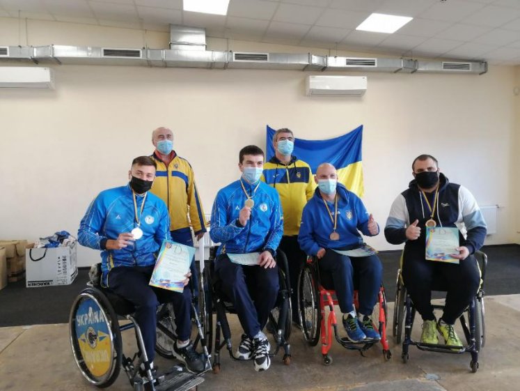 Николаевские фехтовальщики на колясках добыли 8 наград чемпионата Украины (ФОТО) 1