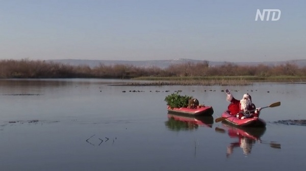 Санта-Клаус открыл рождественский сезон в Израиле (ВИДЕО)