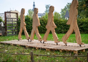 В чешском городе арт-объекты стали отелями для насекомых