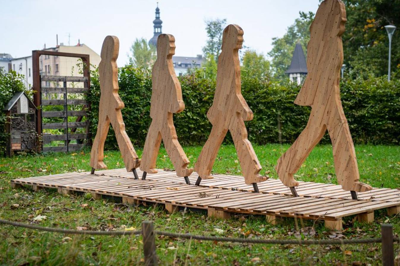 В чешском городе арт-объекты стали отелями для насекомых