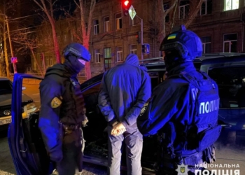 В Николаеве за поджог Audi сообщили о подозрении задержанному жителю Черкасс – он «работал» по заказу (ВИДЕО)
