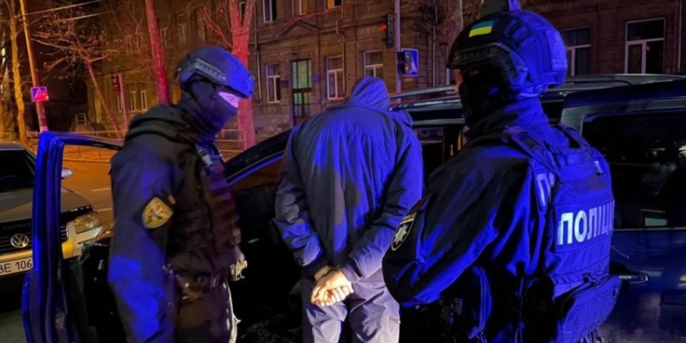 В Николаеве за поджог Audi сообщили о подозрении задержанному жителю Черкасс – он «работал» по заказу (ВИДЕО)