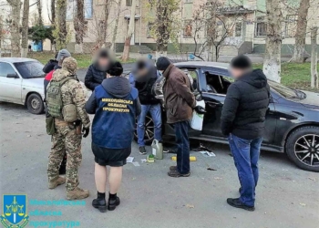 Николаевские полицейские разоблачили наркогруппировку, которая поставляла метадон на территорию нескольких областей (ФОТО, ВИДЕО)