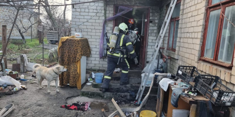 В Николаеве потушили небольшой пожар и спасли от гибели 33-летнюю женщину (ФОТО)